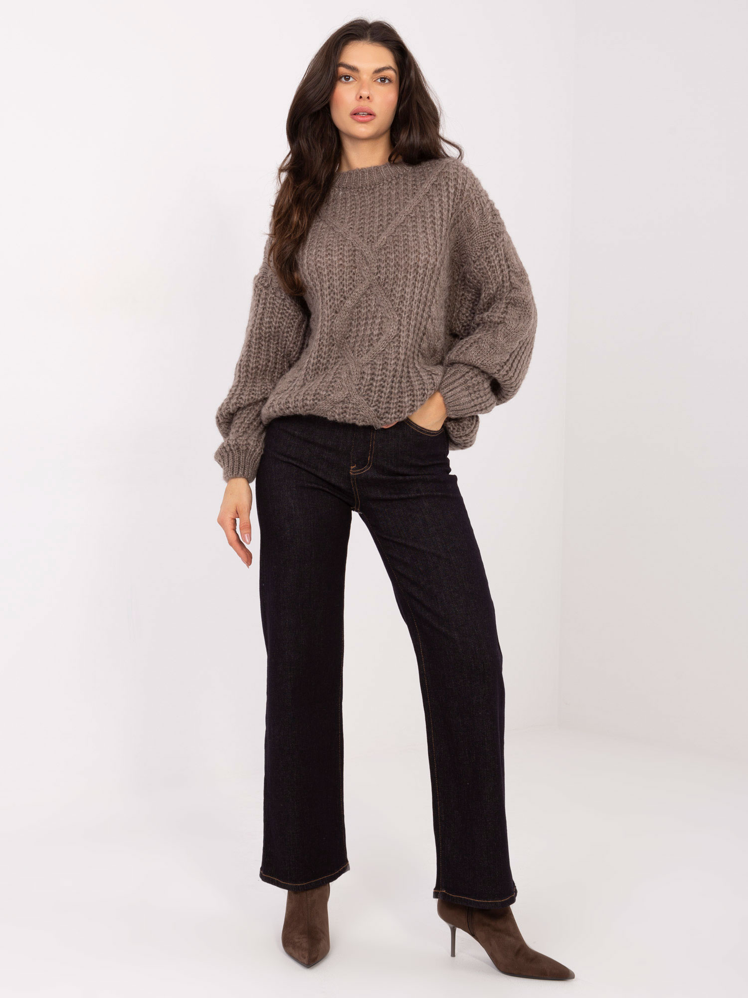 Sweter ciemny bezowy