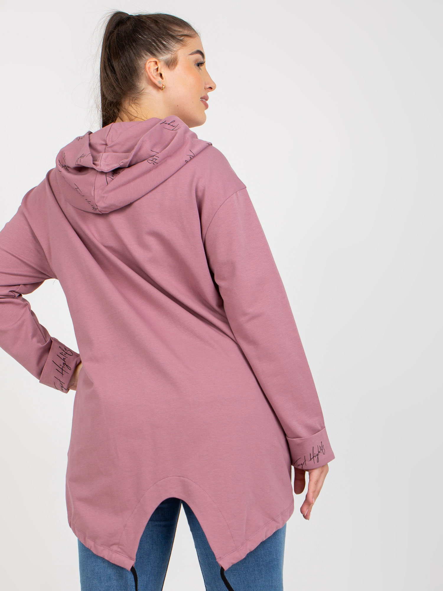 Brudnoróżowa rozpinana bluza plus size ze ściągaczem