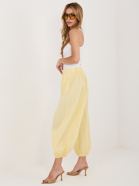 Jasnożółta spadochronowe spodnie z nogawką 7/8 RUE PARIS