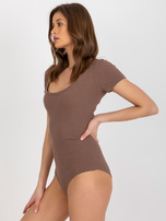 Hurt Brązowe prążkowane body basic z okrągłym dekoltem