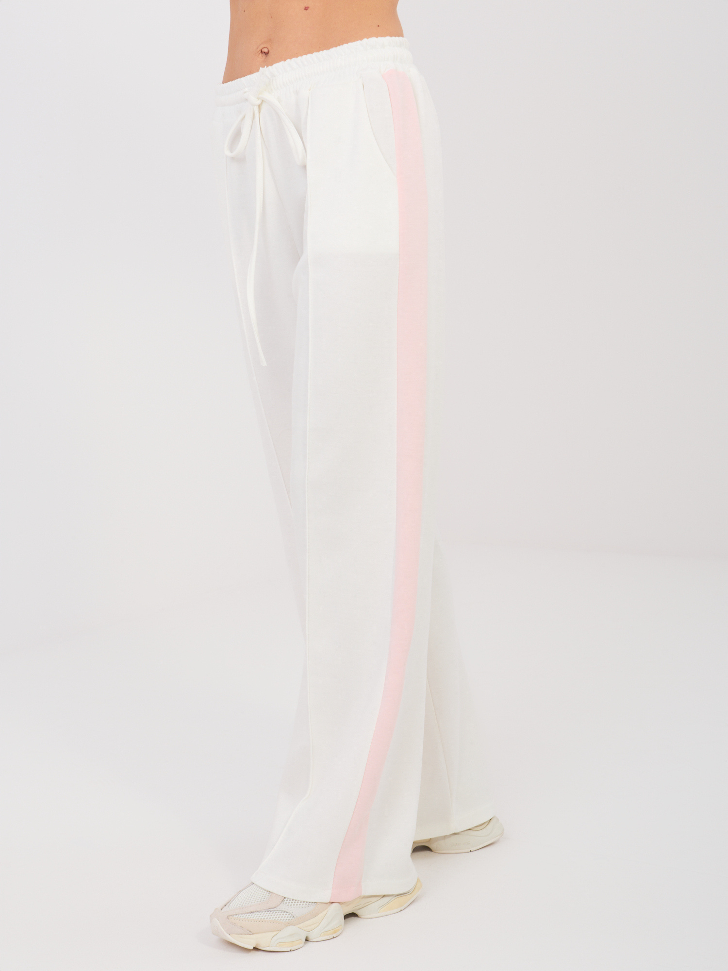  Ecru dwuczęściowy komplet z lampasami RUE PARIS 