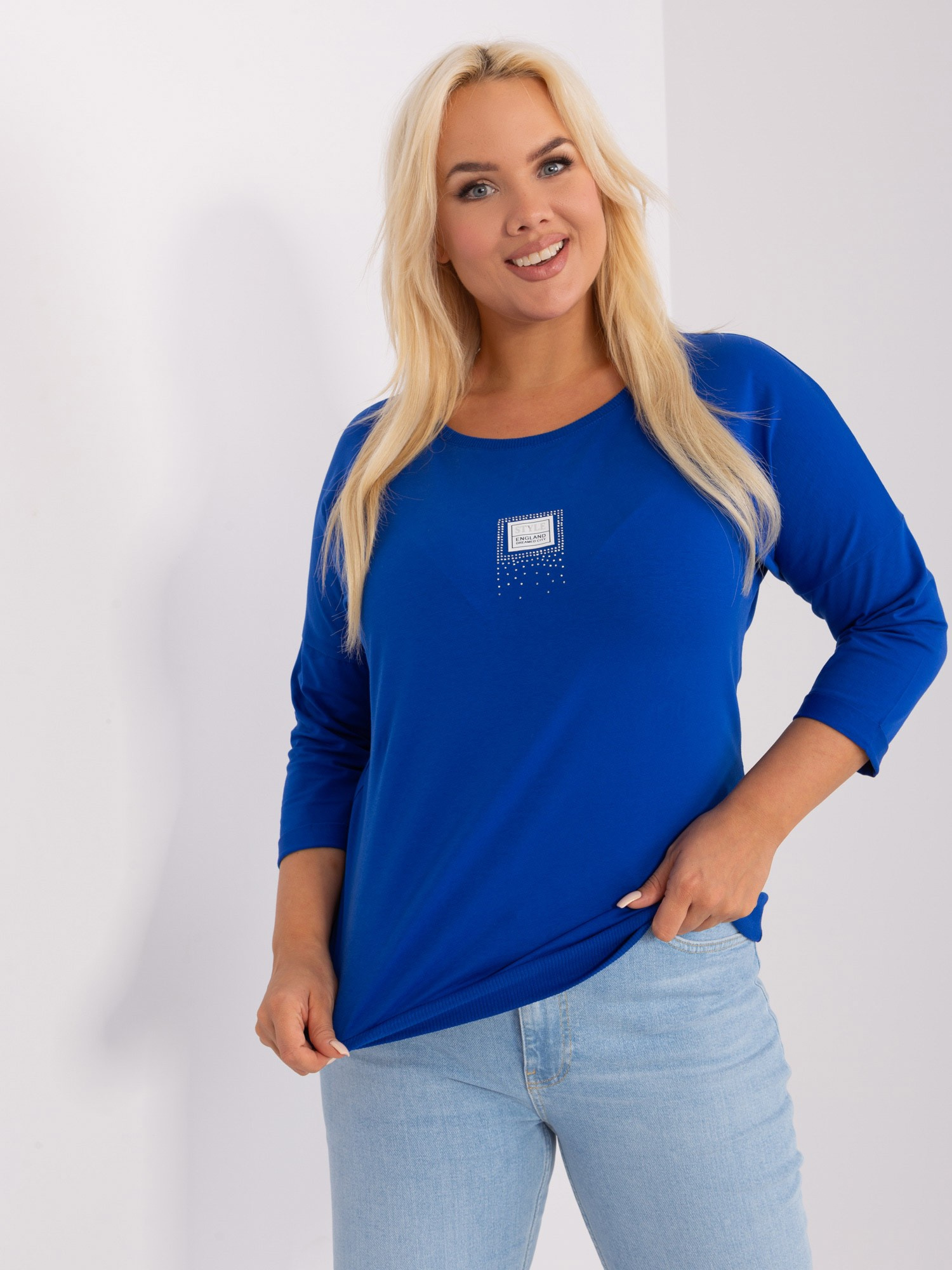 Kobaltowa damska bluzka plus size z rękawem 3/4