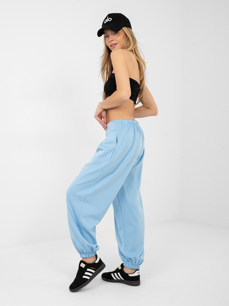 Jasnoniebieskie dresowe spodnie typu joggery