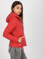 Hurt Czerwona kurtka pikowana z kieszeniami