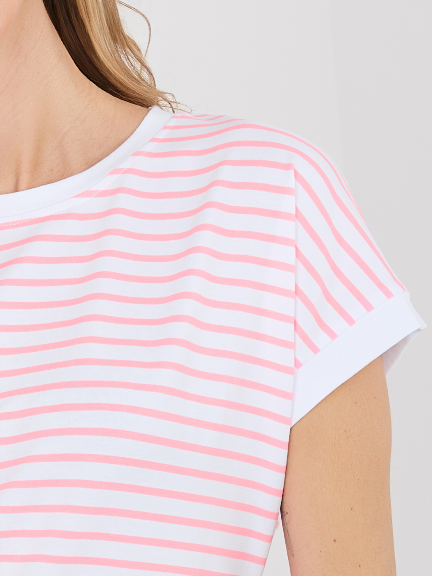 T-shirt biało-różowy