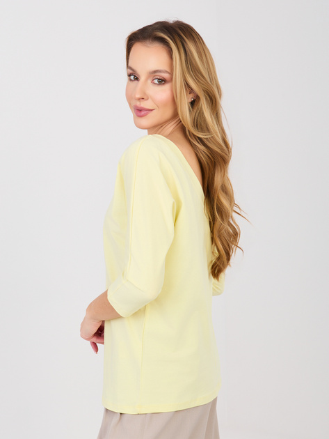 Pastelowa żółta bluzka basic z dekoltem V RUE PARIS