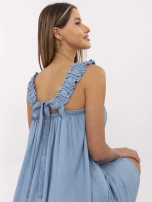 Niebieska letnia sukienka z wiązaniem na plecach