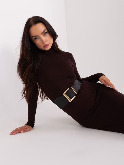 Hurtownia Ciemnobrązowa dopasowana sukienka z paskiem