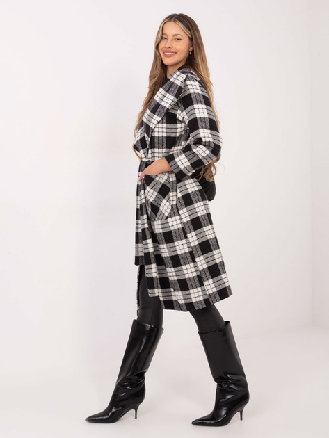 Czarno-biały długi płaszcz w kratę