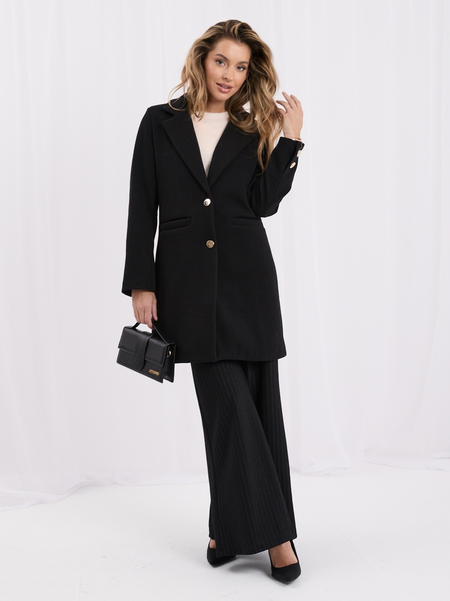 Black single-breasted coat with a straight cut OCH BELLA.