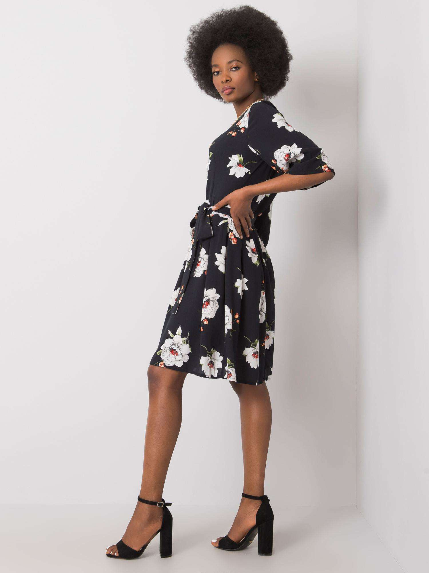 Schwarzes Kleid mit Blumen Azariah.