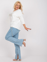 Ecru bawełniana bluzka plus size ze srebrną aplikacją 