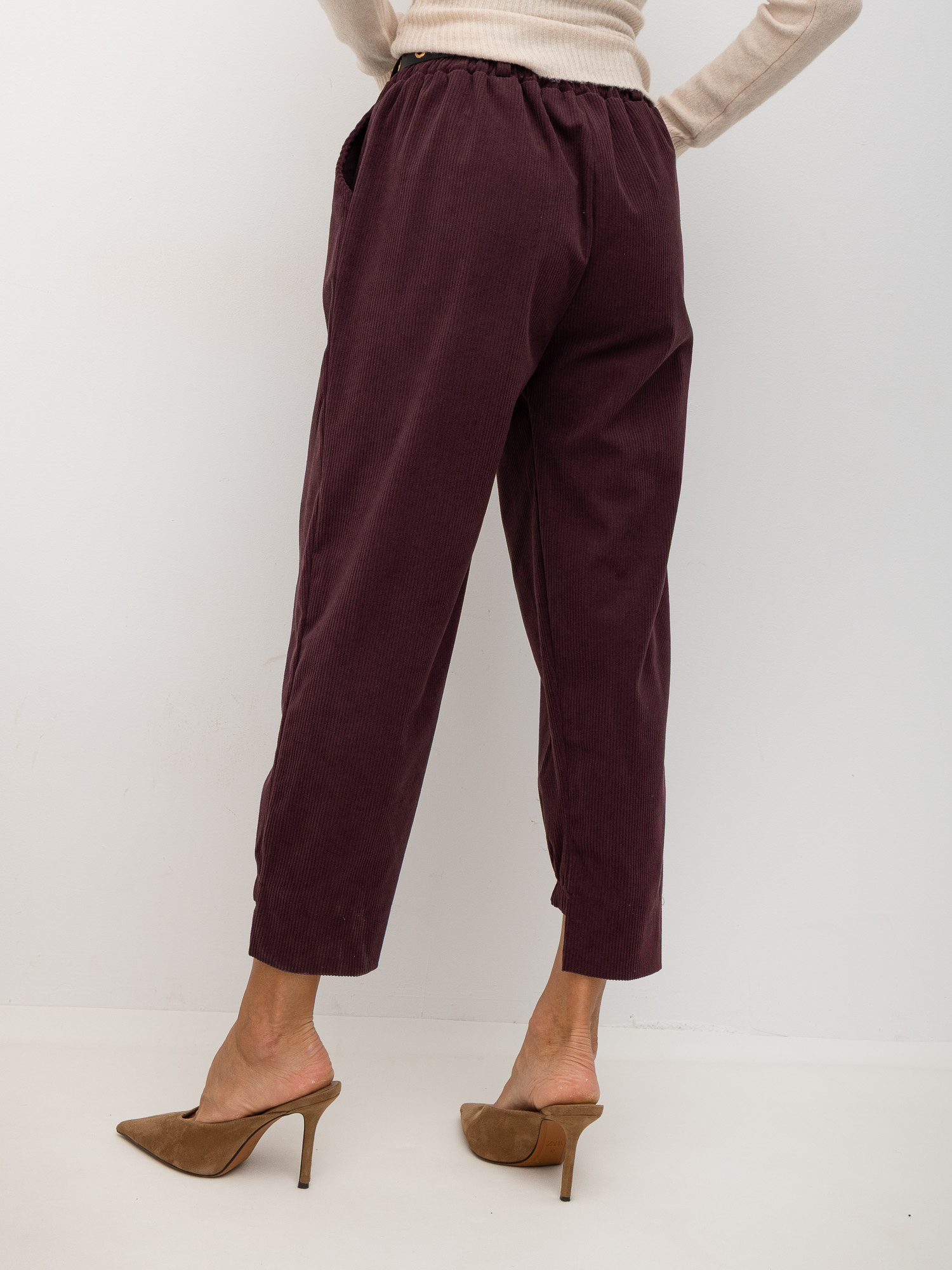 RUE PARIS Burgundy corduroy trousers with tapered leg.