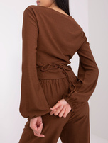 Hurt Brązowy damski komplet casualowy z krótką bluzką