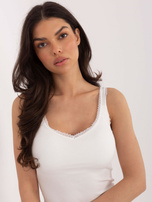 Ecru krótki top z koronkowym wykończeniem