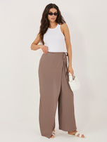 Brązowe spodnie wide leg na lato