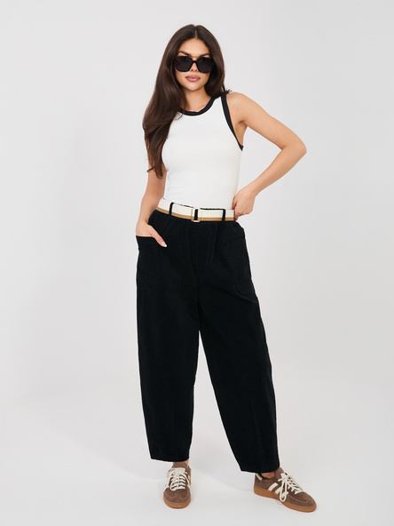 Czarne sztruksowe spodnie ze zwężaną nogawką RUE PARIS