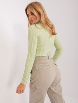 Hurtownia Pistacjowy prążkowany sweter z golfem