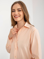 Hurt Brzoskwiniowa damska koszula klasyczna z kołnierzem