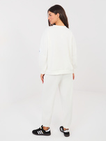 Ecru komplet ze spodniami joggerami