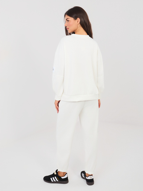 Ecru komplet ze spodniami joggerami