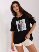 Hurtownia Czarny luźny t-shirt damski z nadrukiem