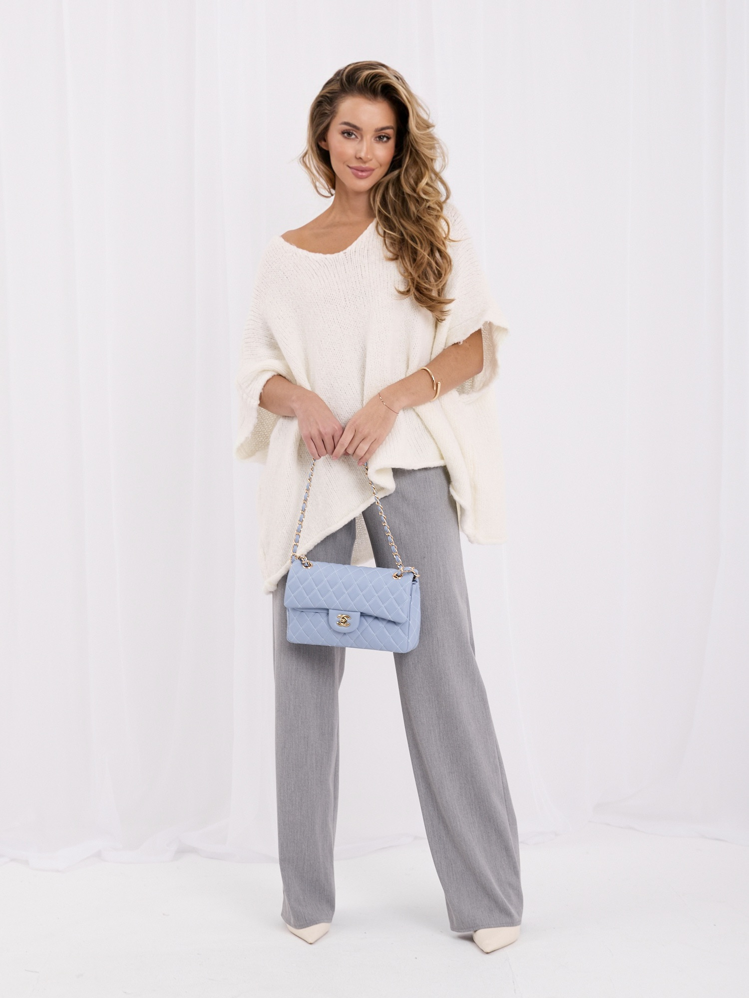 Ecru damski sweter oversize z rękawem 3/4