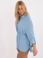 Hurtownia Niebieska damska koszula oversize z paskiem