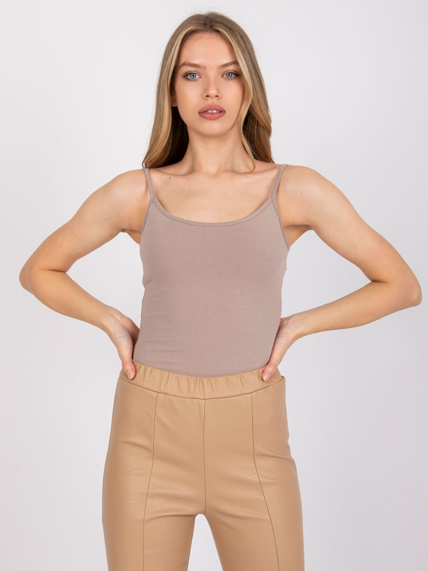 Dark beige basic top Indiana.