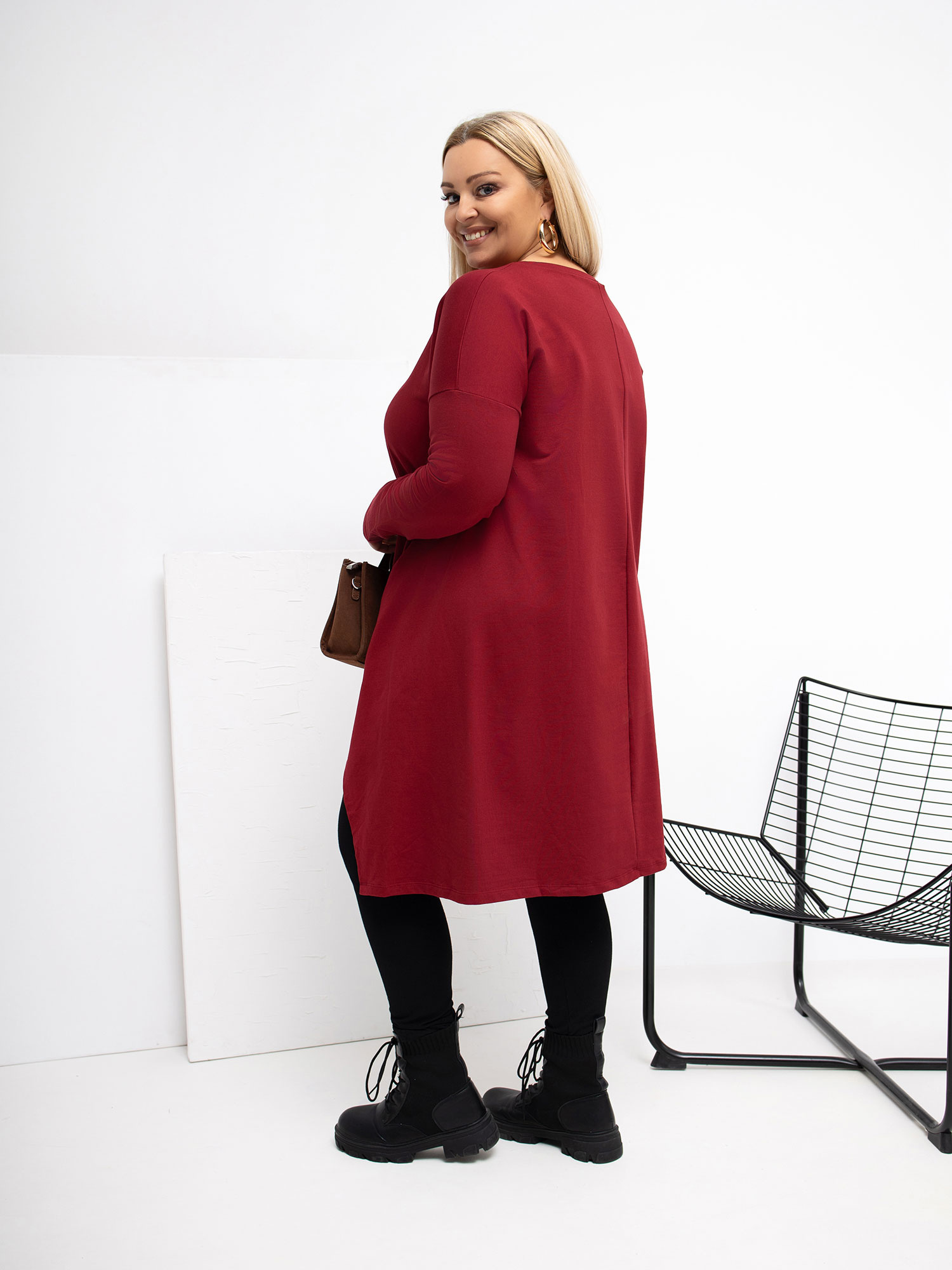 Bordová dámská tunika plus size s kapsami.