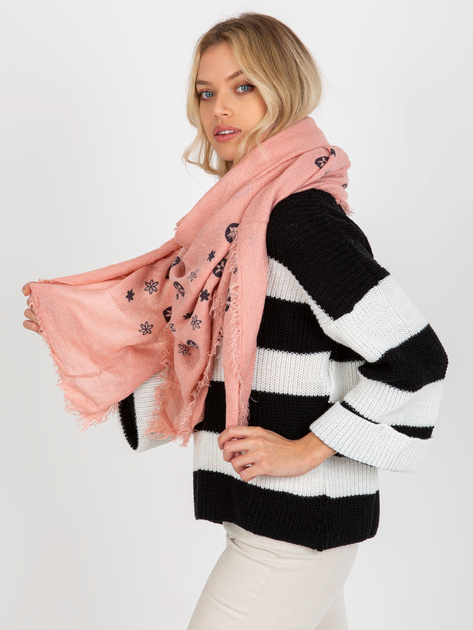 Hurtownia Brudnoróżowy damski szal z nadrukiem