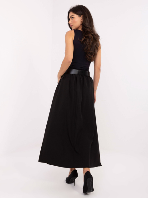 Czarna elegancka spódnica z plisowaniem