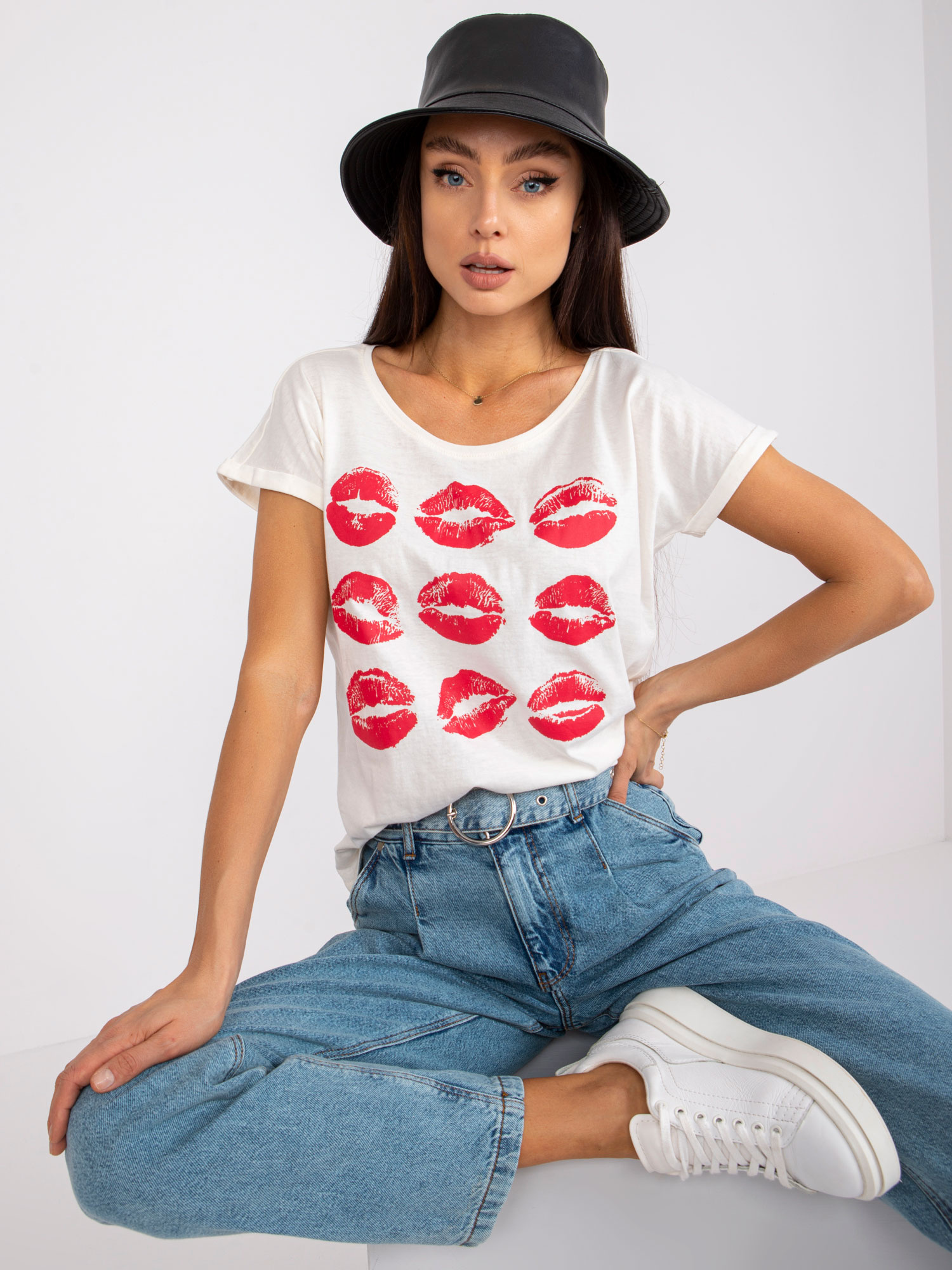Ecru damski t-shirt z printem Malvina MAYFLIES