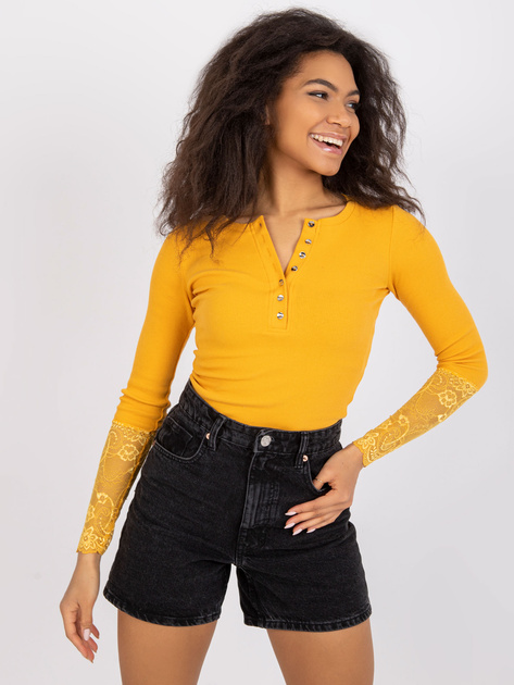 Jasnopomarańczowa prążkowana bluzka z koronką Beatrice RUE PARIS