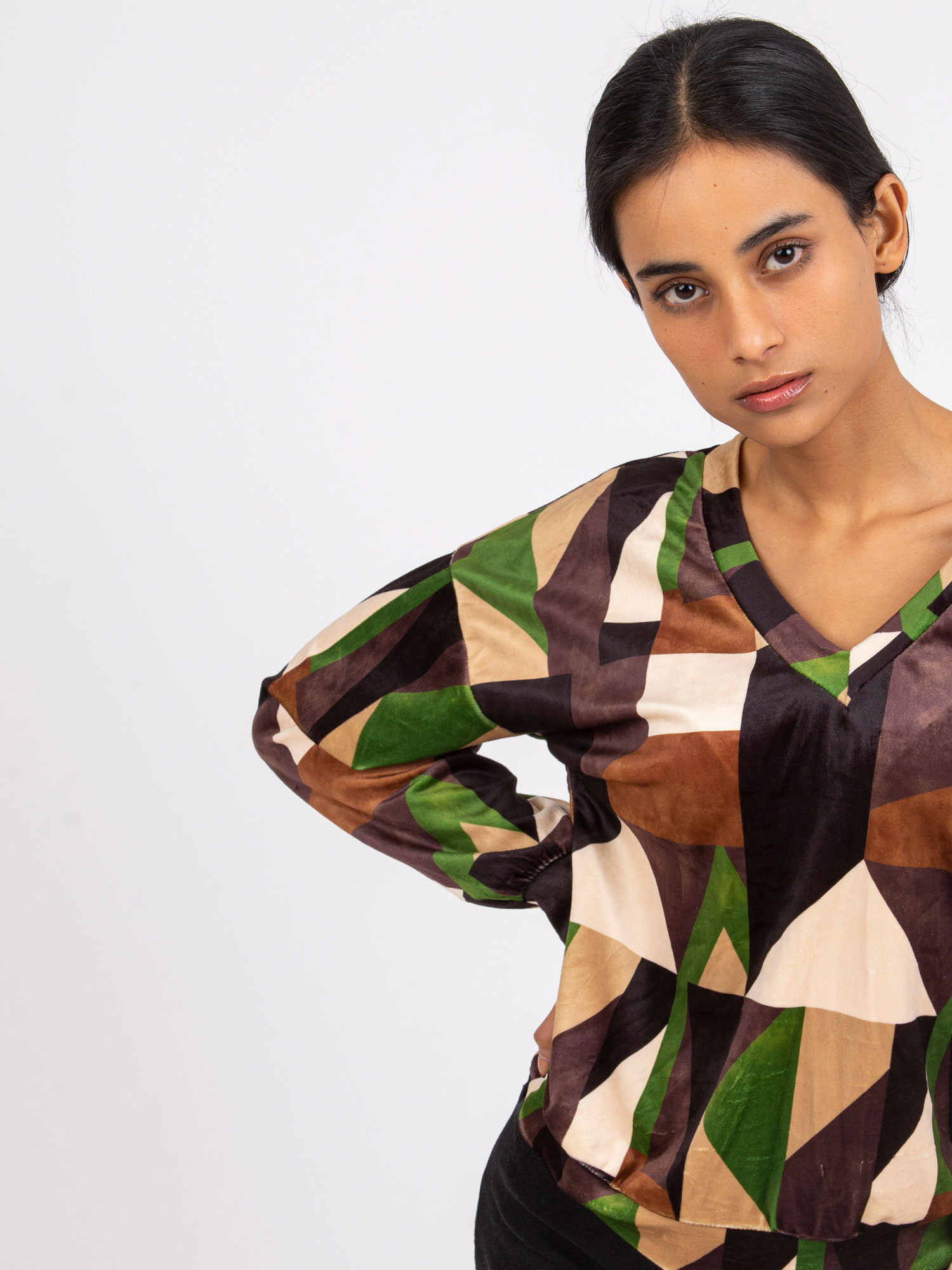 Braune-khaki gemusterte Veloursbluse Liliana.