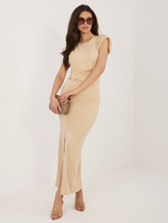 Beżowa sukienka z poduszkami na ramionach RUE PARIS