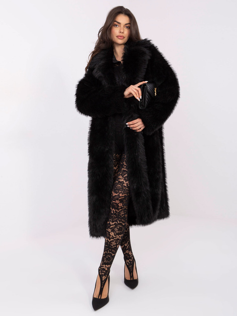 Czarny futrzany płaszcz z zapięciem na zatrzaski
