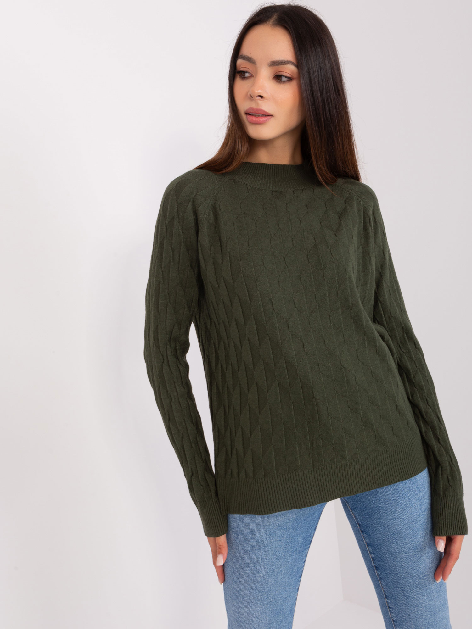 Khaki damski sweter klasyczny we wzory