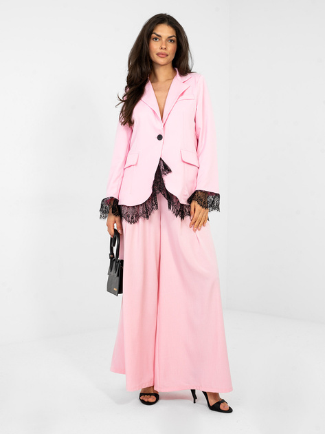 Pastelowa różowa marynarka z rękawem typu dzwon