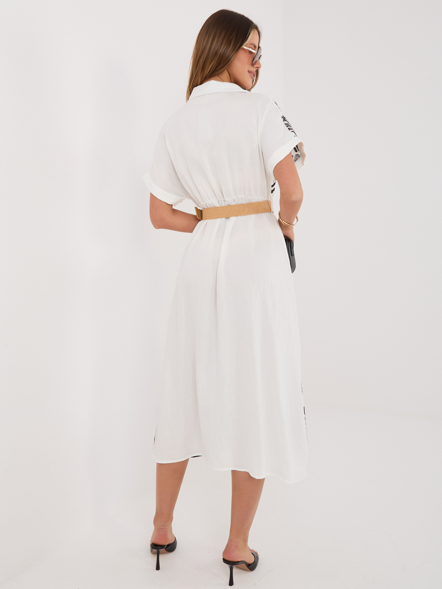 Czarna rozpinana sukienka z haftem 