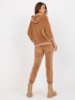 Hurtownia Camelowy miękki komplet welurowy ze spodniami 