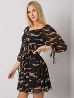 Schwarz-beige Off-Shoulder-Kleid mit Drucken von Philippi.