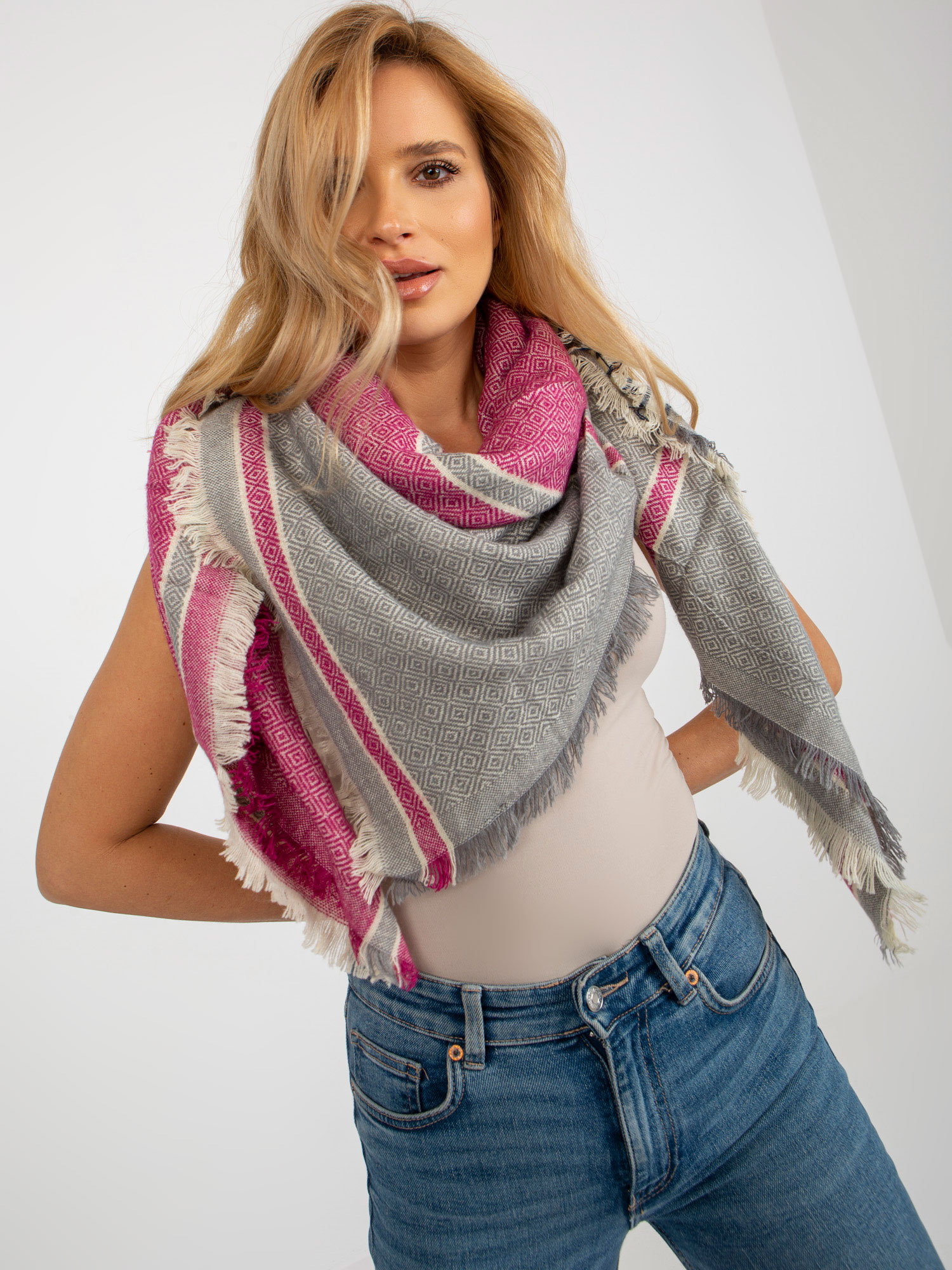 Wholesale Gray-fuchsia scarf with wool blend.