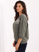 Khaki Baumwollbluse mit V-Ausschnitt.