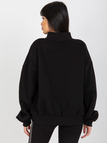 Hurtownia Czarna dresowa bluza z napisami i golfem