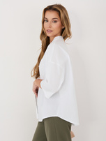 Biała damska koszula z dekoltem V