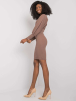 Jasnobrązowa sukienka prążkowana Leticia RUE PARIS