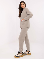 Szary swetrowy komplet z domieszką wełny