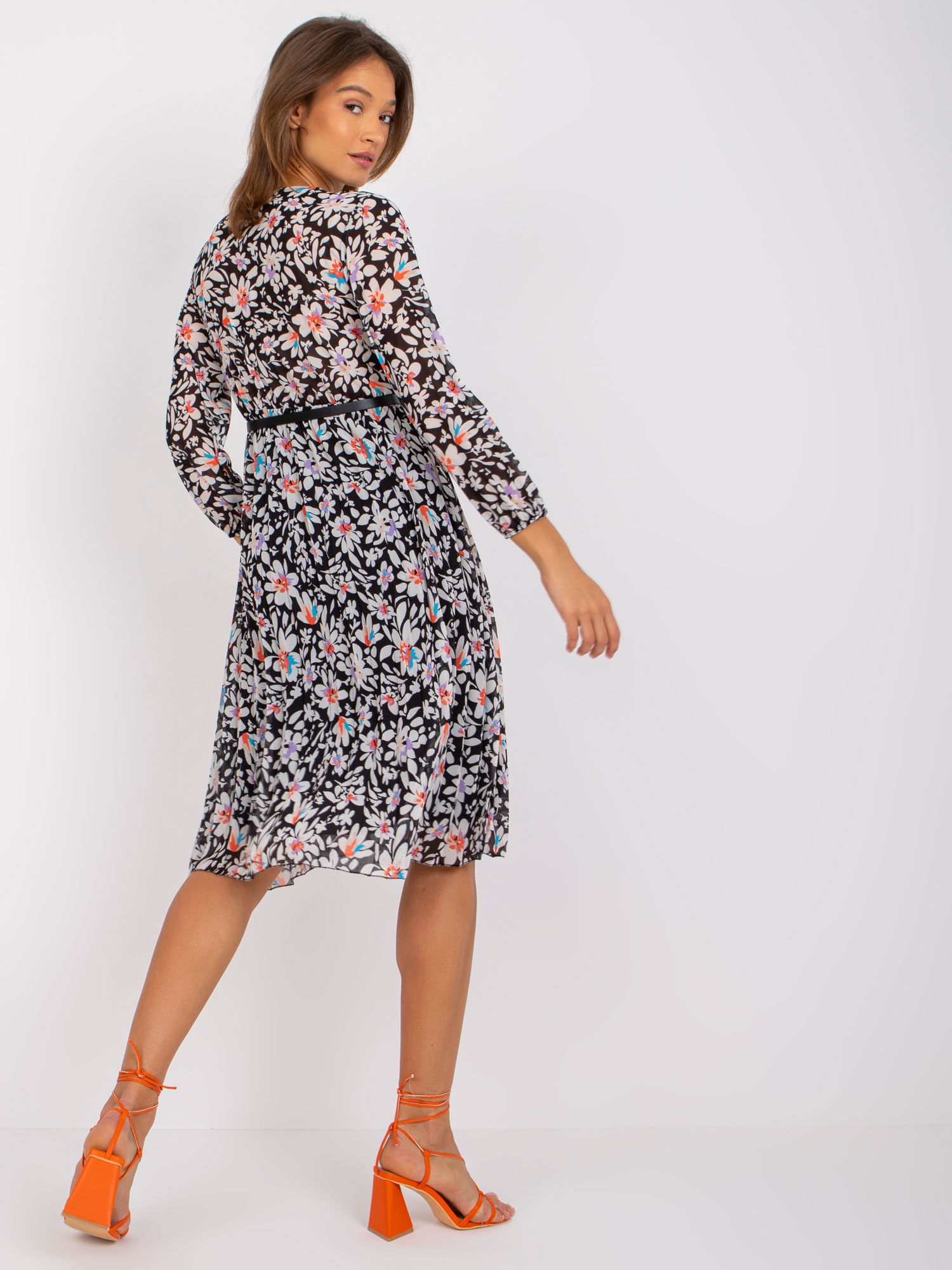 Schwarzes Kleid mit Blumenmuster Girona.