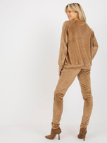 Großhandel Camel Komplett aus Velours mit Applikation aus Strass.